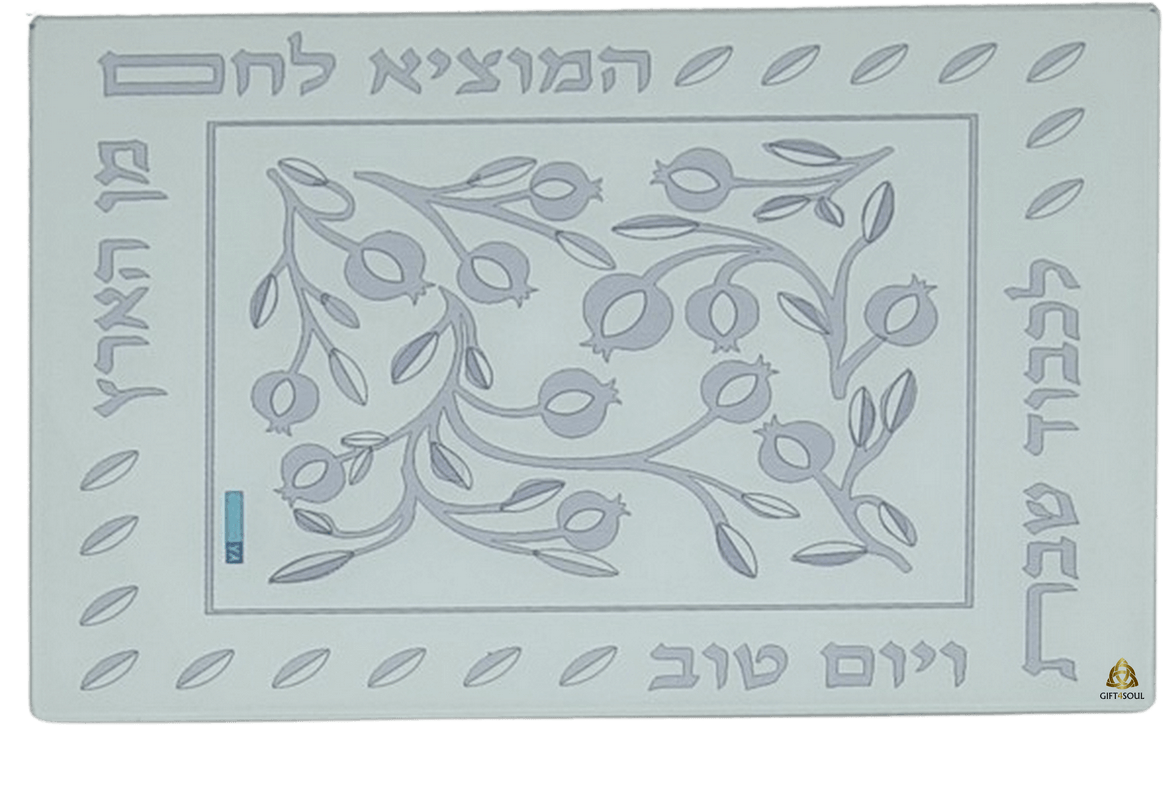 HA5240 מגש חלה ריבוע עיטורי רימונים כיתוב המוציא לחם מן הארץ