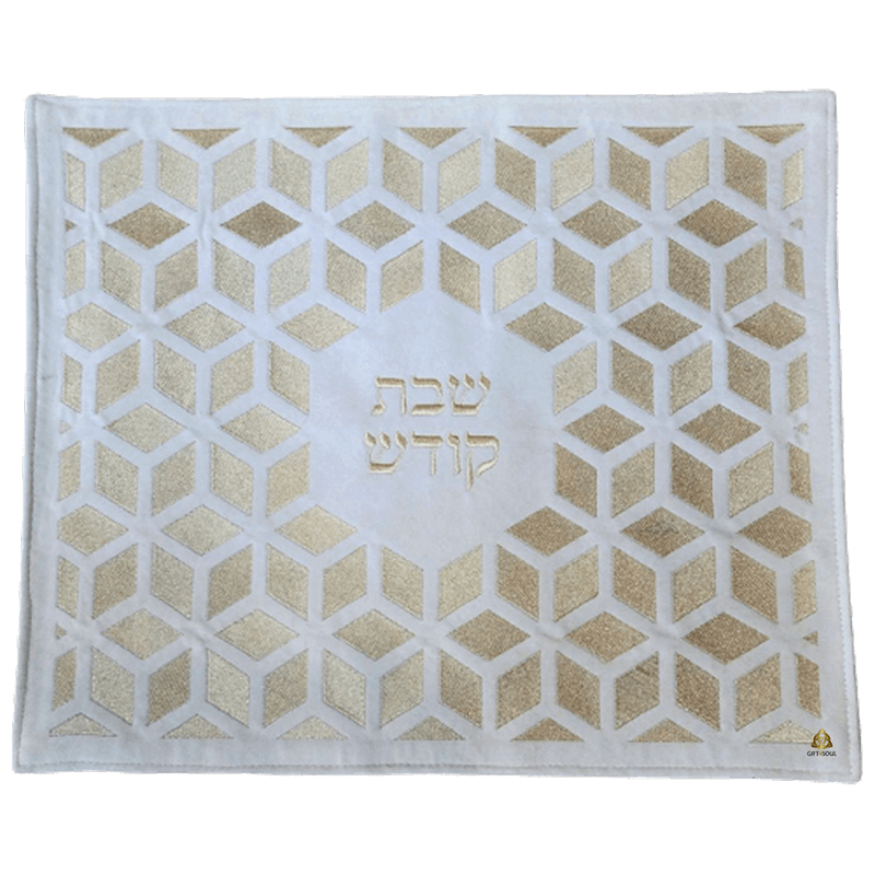 LL303243 כיסוי חלה לשבת מקטיפה דגם משושים צבע זהב