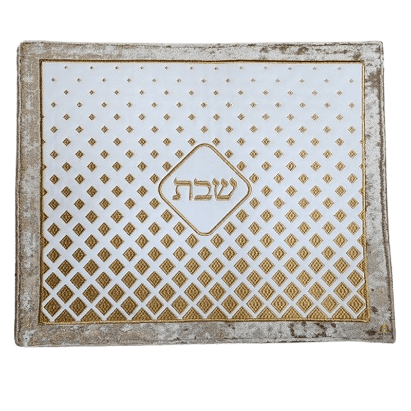 LL303254 כיסוי חלה לשבת דמוי עור מעויינים חום זהב