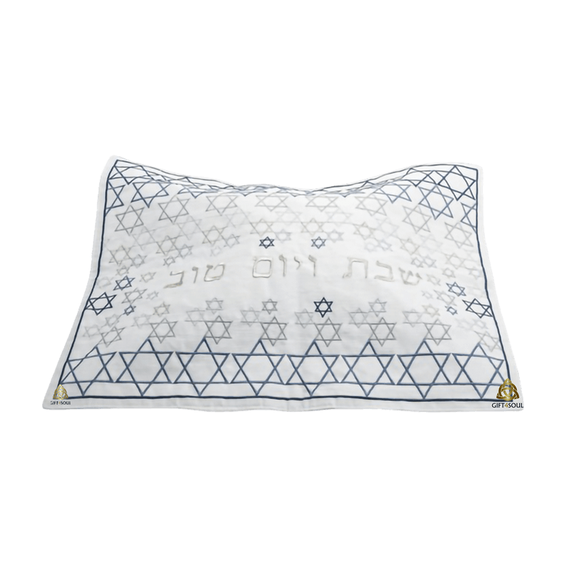 חלה מרובע מבד דגם מגן דוד אפור וכסוף כיתוב במרכז שבת ויום טובEMCMGZZ31A