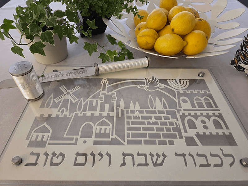  מתכת לחלה או פמוטים להדלקת נרות עם מגזרת מתכת וזכוכית מחוסמת ירושלים DOSHT 1 6 