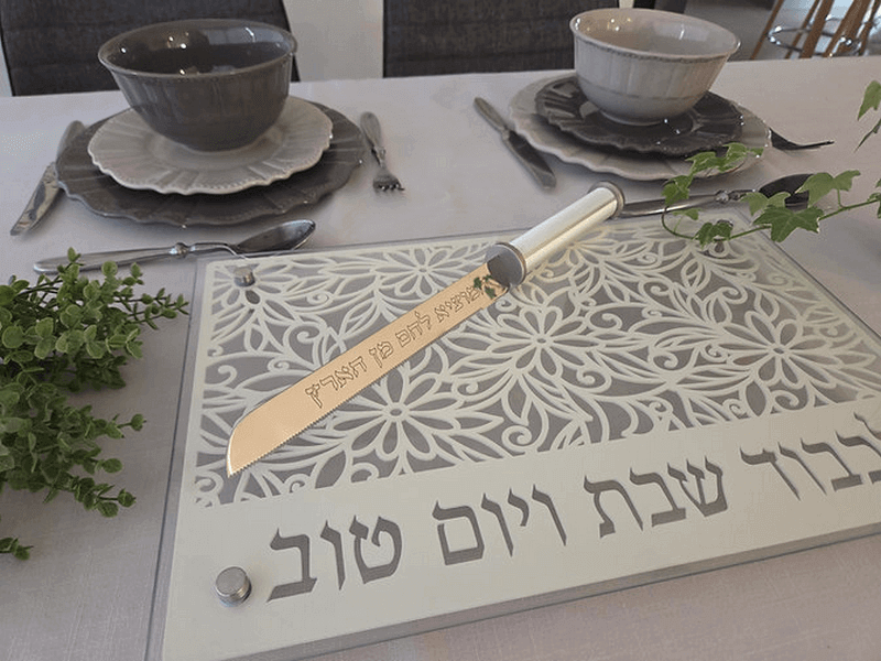  מתכת לחלה או פמוטים להדלקת נרות עם מגזרת מתכת וזכוכית מחוסמת פרחיםDOSHT 5   2 