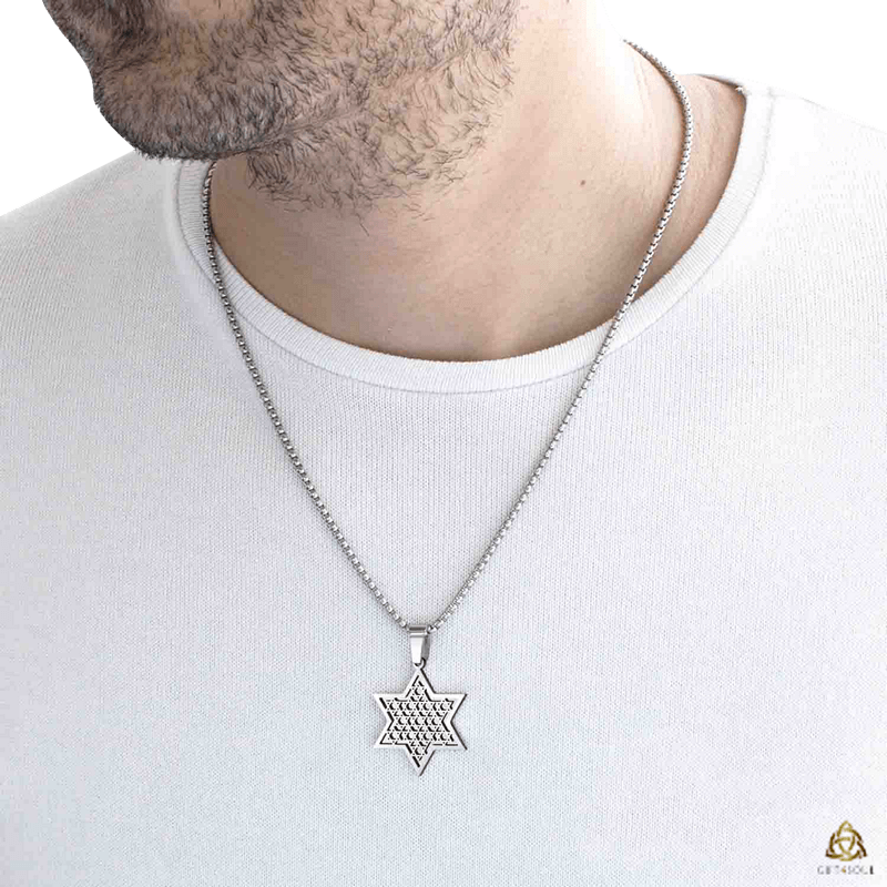 שרשרת מגן דוד טבעי על הצוואר