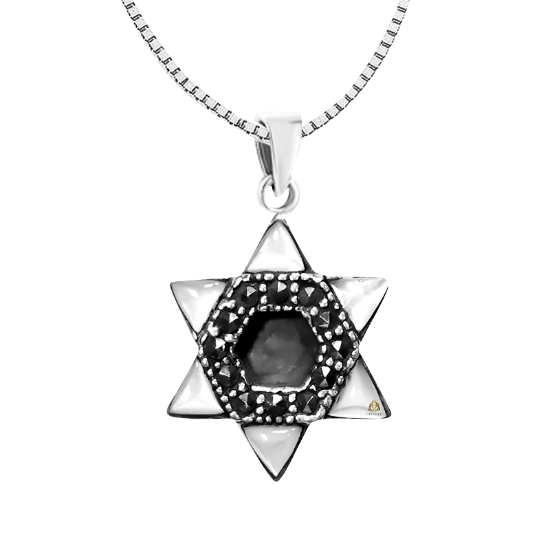 עם שרשרת