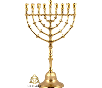 חנוכיה קלאסית גבוהה עם קנים מנחושת