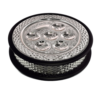 קופסא למצה שמורה מעץ בעיטור מוכסף