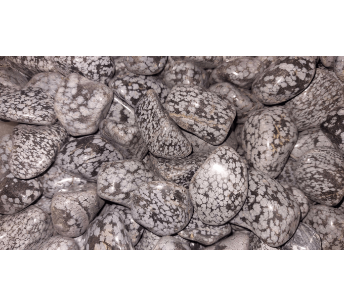 אבן קריסטל אובסידיאן סנופלייקס אבן(Snowflake Obsidian) לקרקוע הגנה מאנרגיות שליליות לאופטימיות ולניקוי ההילה מאנרגיות שליליות