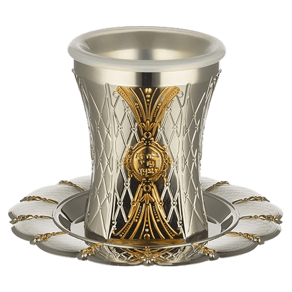גביע קידוש מלכותי בגימור ניקל ועיטורי זהב שילוב מנצח של כסף וזהב