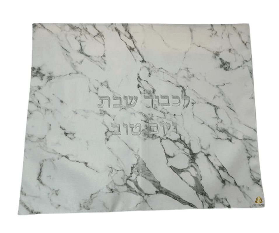 כיסוי חגיגי לחלת שבת דמוי שיש לבן רקמה בכסף 