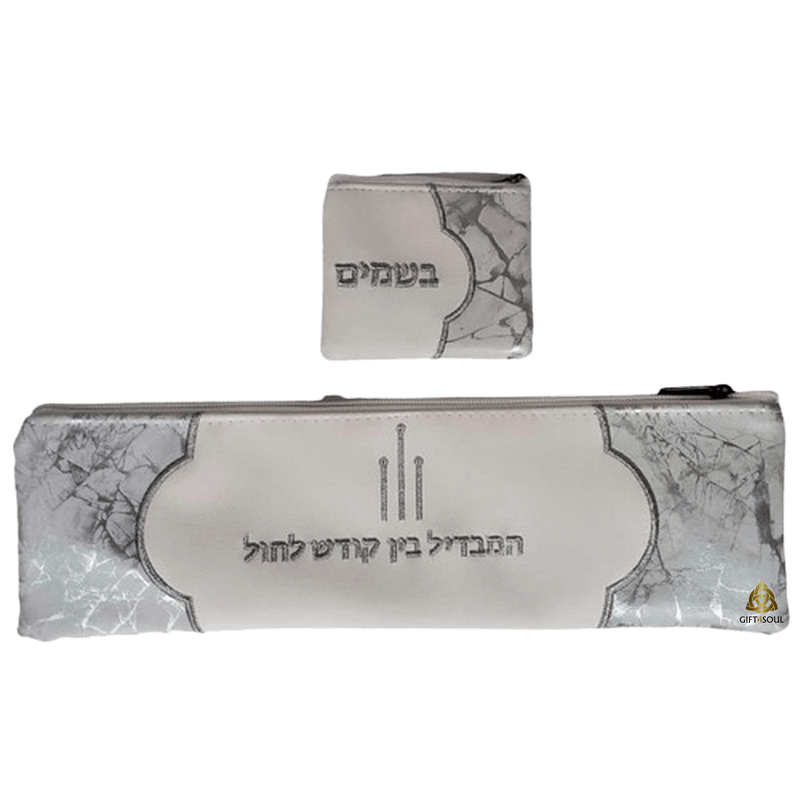 לבן וכסף מנצנץ