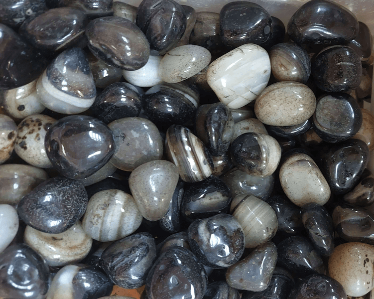 אגת שחורה אבן קריסטל אגת שחורה Agate לאיזון הגנה וביטחון ושמירה מאנרגיות שליליות ועין הרע