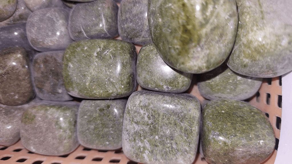 וואסונייט אבן קריסטל לשיחרור חסימות לצמיחה אישית וחיבור לאנרגית הלב