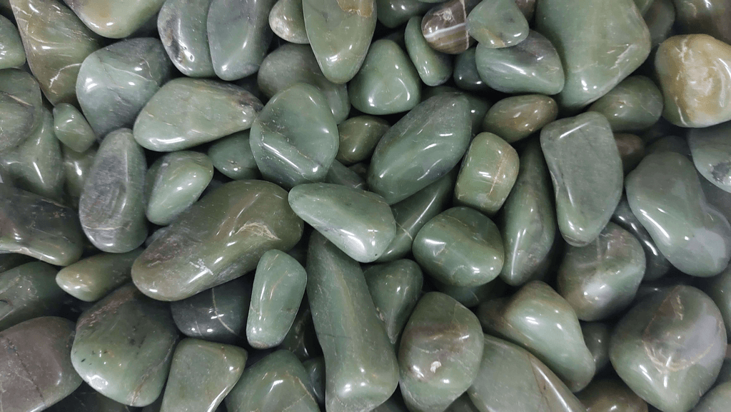 קוורץ ירוק אבן קריסטל קוורץ ירוק לאיזון צ'קרת הלב לצמיחה רוחנית ואישית וטיפול בהתמכרויות