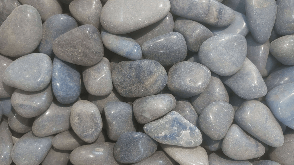 קוורץ כחול אבן קריסטל קוורץ כחול מסייעת בהבעה עצמית מחדדת מחשבה וריכוז מרגיעה מתח וחרדה