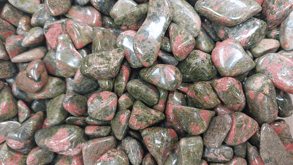 יוניקייט אבן קריסטל לאיזון רגשי מחזקת זוגיות ולצמיחה בחיים